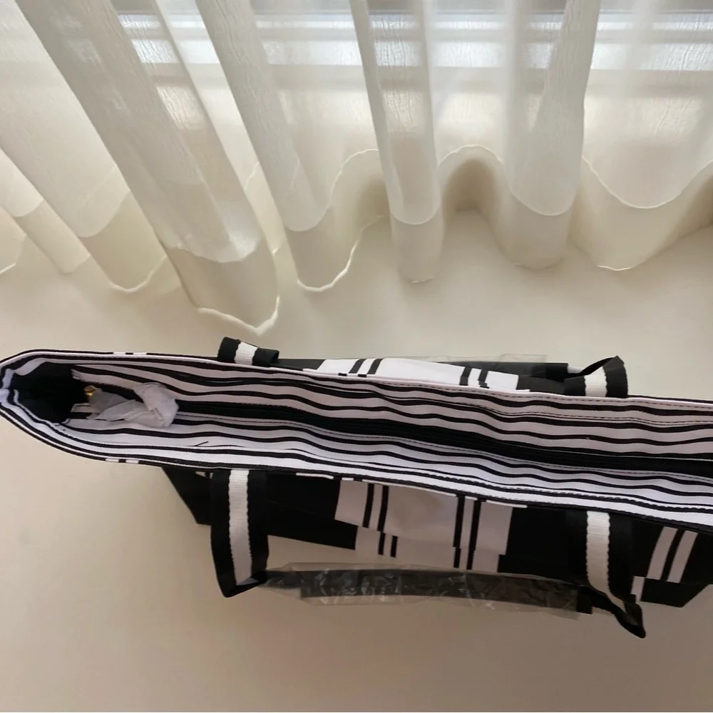 NWT Victoria’s Secret VS Striped Tote - Picture 6 of 10